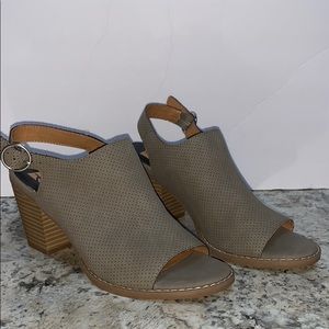 dv8 by Dolce Vita open toe booties size 9